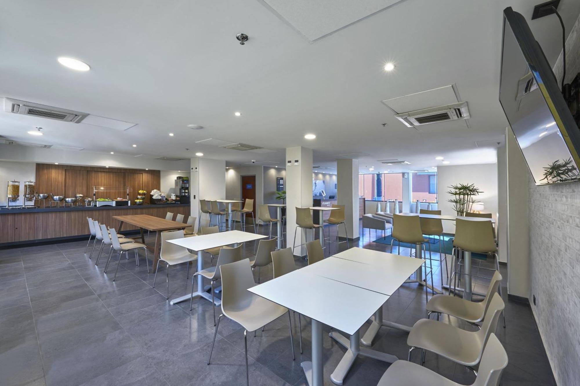 City Express By Marriott Queretaro Exterior photo