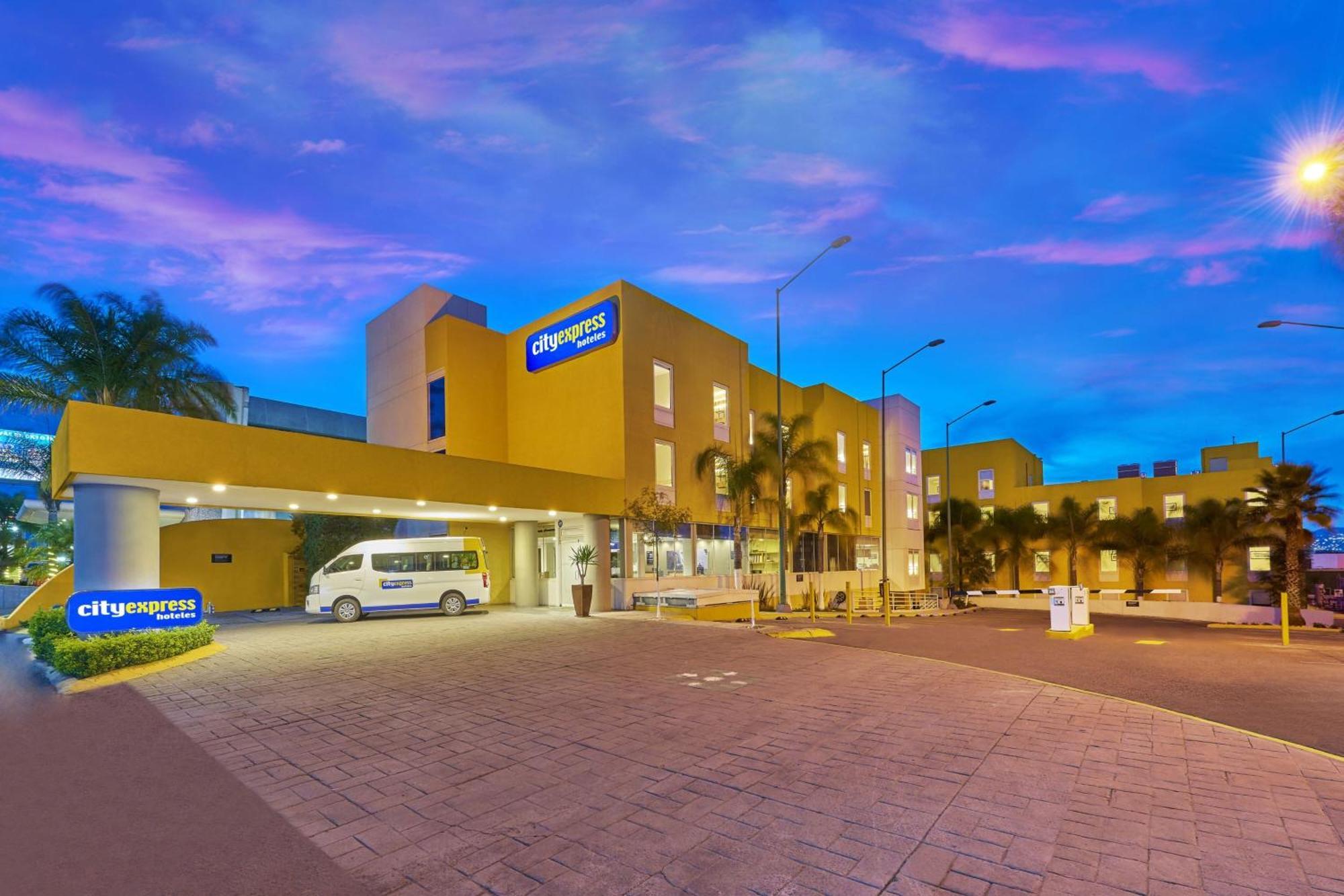 City Express By Marriott Queretaro Exterior photo