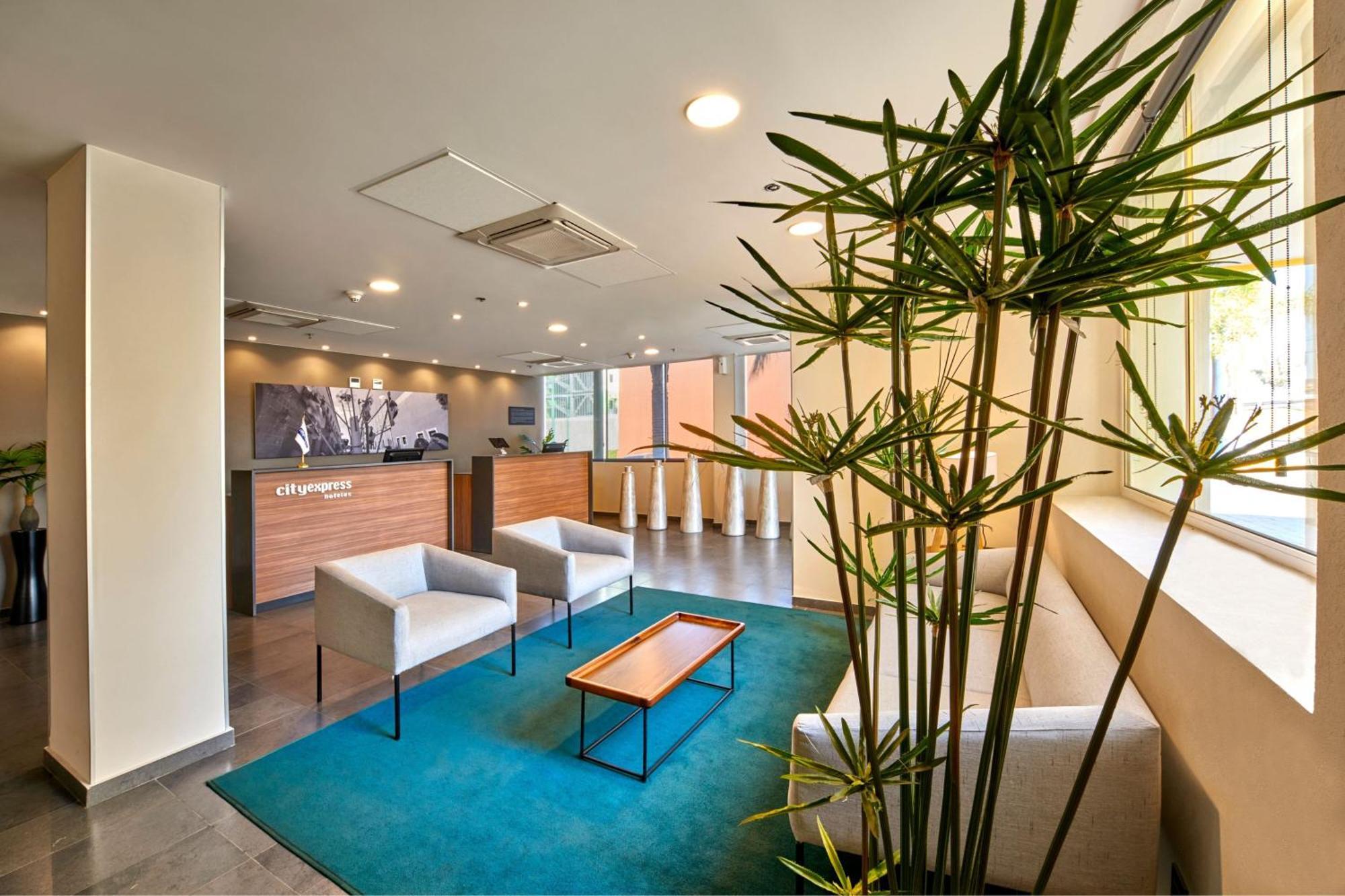 City Express By Marriott Queretaro Exterior photo